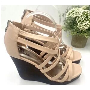 Black Rooster Nude Leather High Wood Wedge size 8.5‎